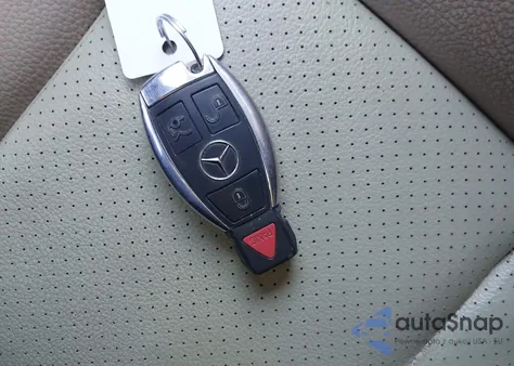 2013 Mercedes-Benz E 350 из США, поврежденный, VIN WDDHF5KB7DA690123